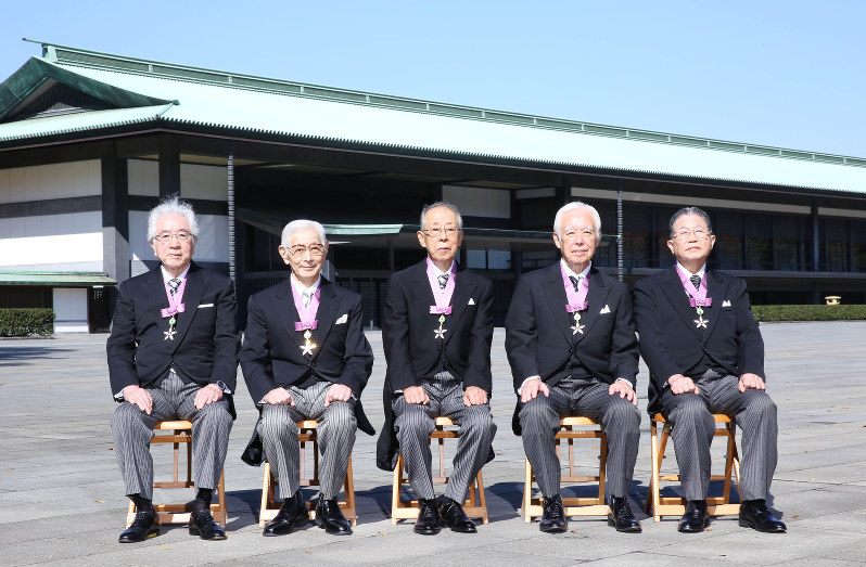 文化勲章：5人に授与 皇居・宮殿で | 毎日新聞