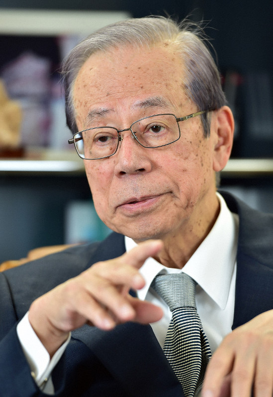 首相の記録、公文書館に一括保存を」 福田元首相が提言 | 毎日新聞