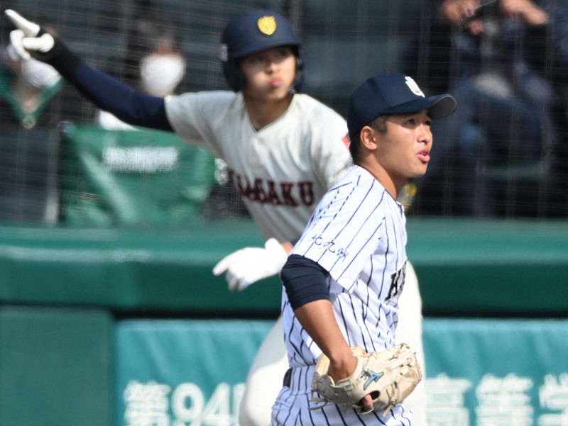 浦和学院、驚異のフルスイング 追い込まれてもひるまず センバツ