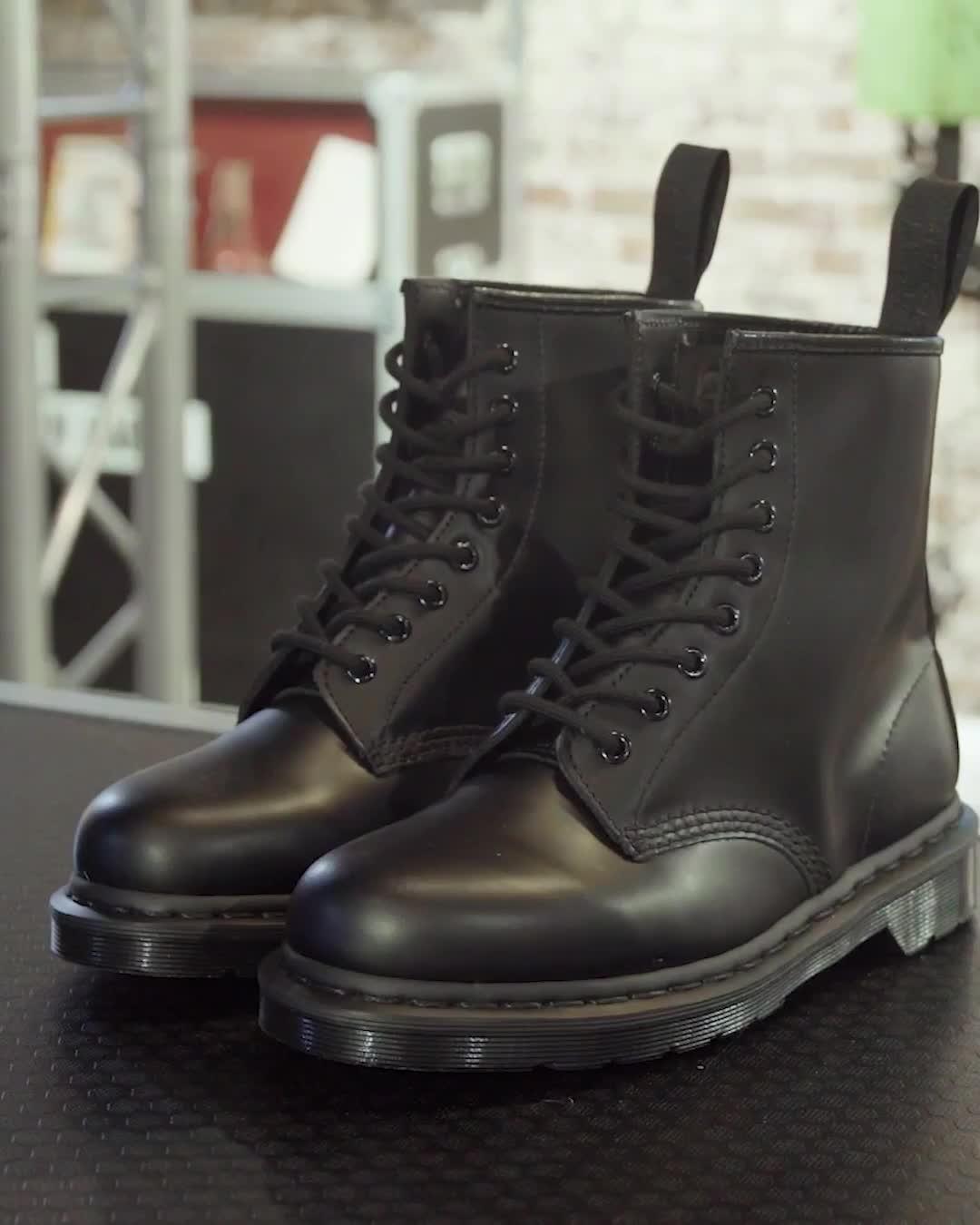 1460 Mono Smooth Leather Lace Up Boots in Black | Dr. Martens
