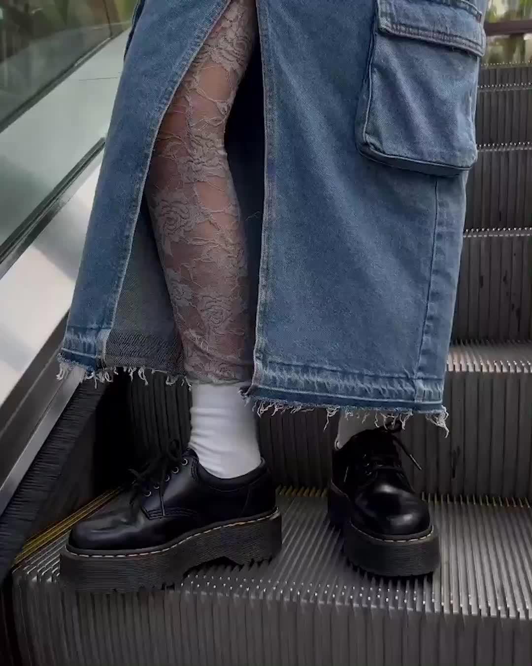 8053 Leather Platform Casual Shoes in Black | Dr. Martens