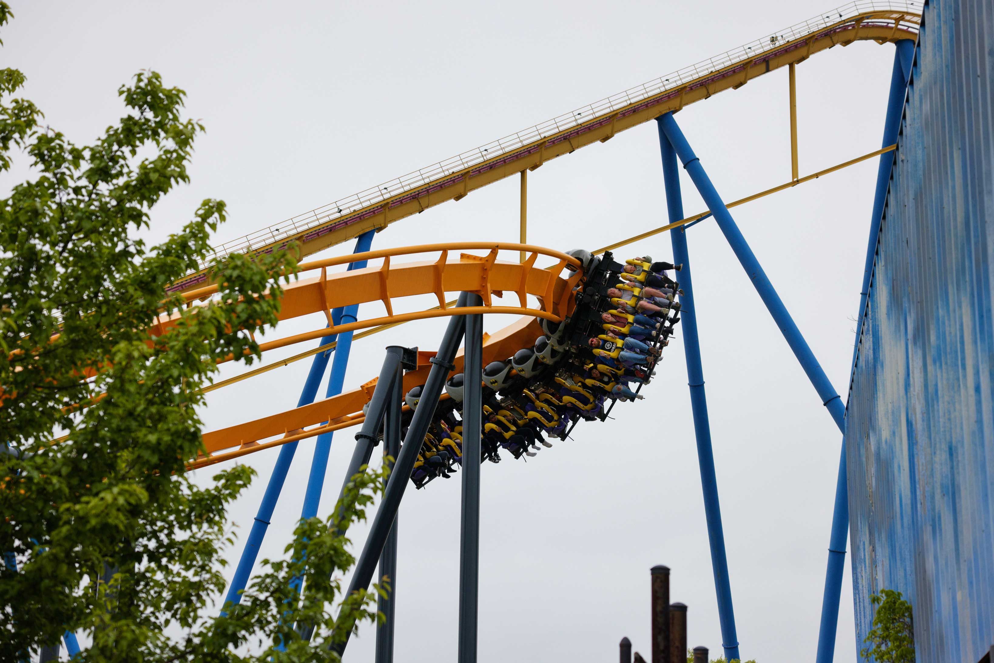 Six Flags Great Adventure - THE FLASH™: Vertical Velocity | Ride