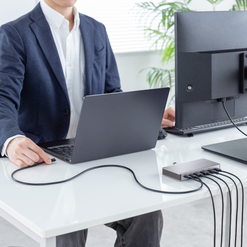 最大4K/60Hzの解像度で2画面の同時出力が可能なドッキングステーション