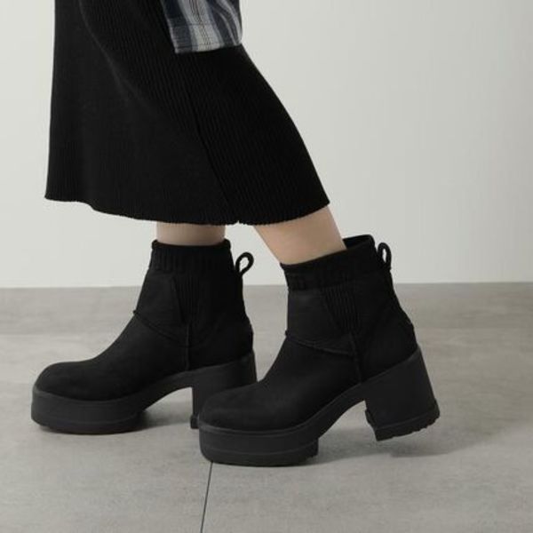サイズ感】盛れるUGG「モクシーチェルシーブーツ」が美脚見え確実