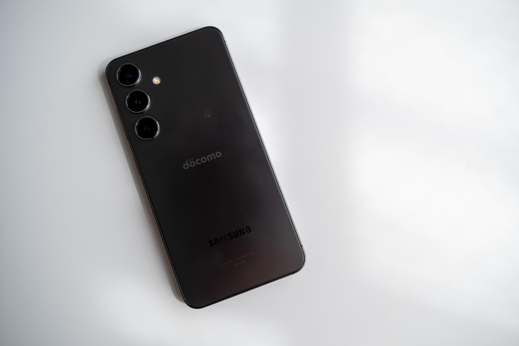 Galaxy S24をレビュー！片手サイズで軽量なのにハイエンドな