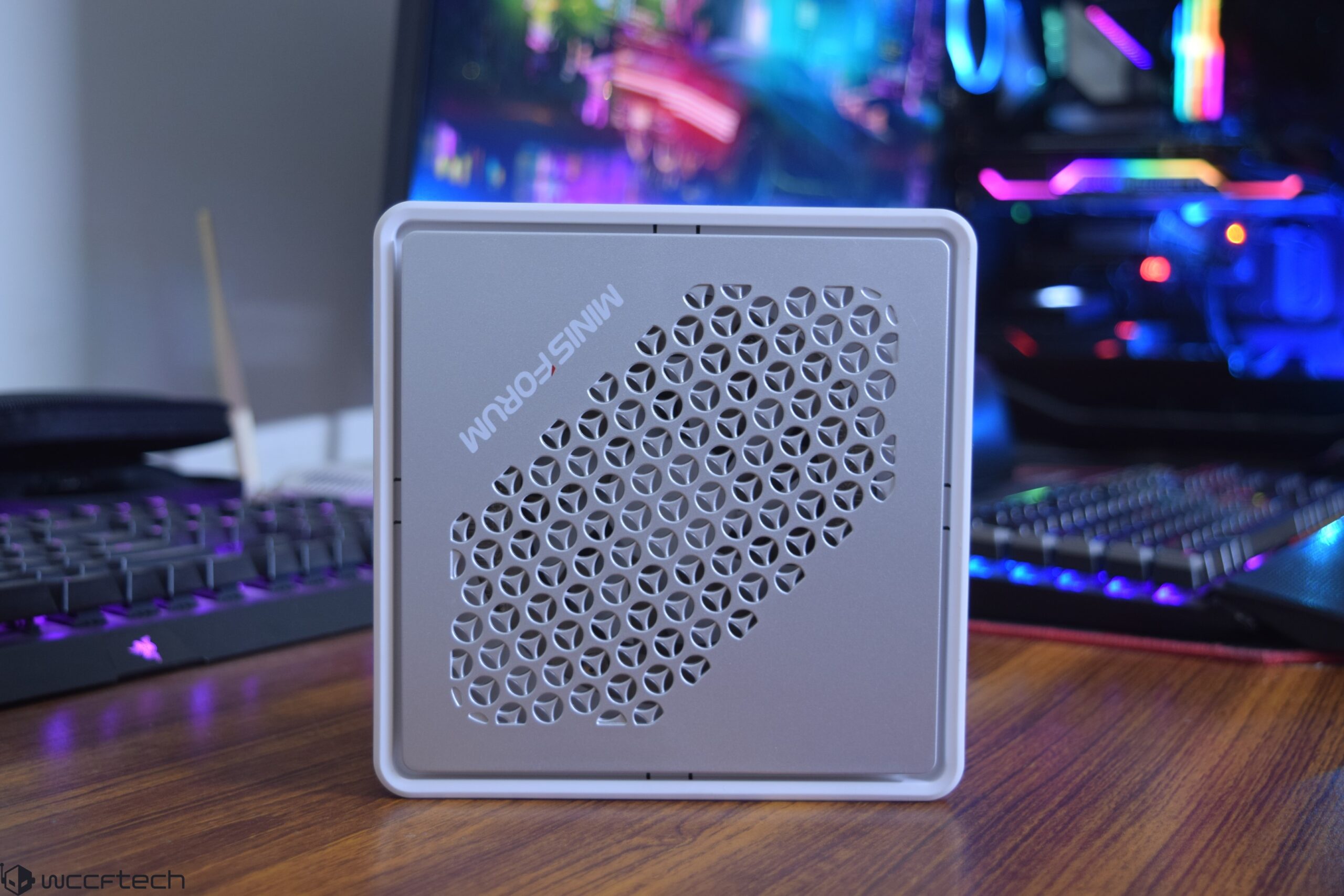 Minisforum EliteMini HM90 Mini PC With AMD Ryzen 9 4900H 'Renoir