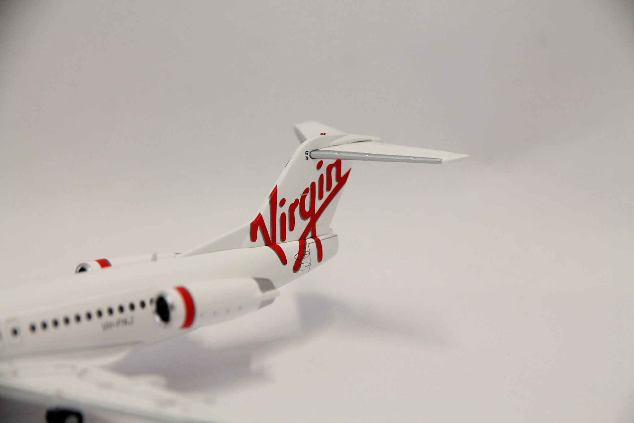 航空機・ヘリコプター Gemini 1/200 Fokker100 Virgin Australia