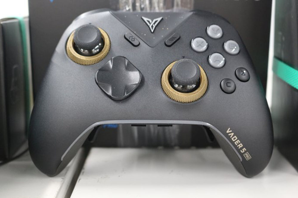 Flydigi フライディジ VADER5 PRO｜ツクモ公式通販サイト