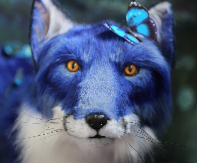 送料無料】ロシア キツネのリアルなぬいぐるみ。オーク人形。動物的な