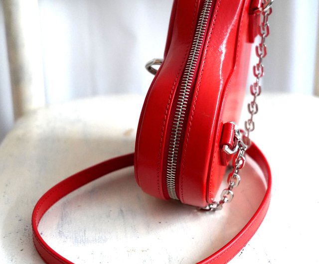 10%OFF】香港 新品 GIVENCHY レッド ハート型 本革クロスボディバッグ