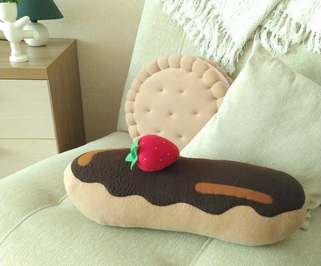 ベラルーシ エクレアピローチョコレートフロスティング-ジャイアント