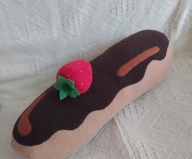 ベラルーシ エクレアピローチョコレートフロスティング-ジャイアント