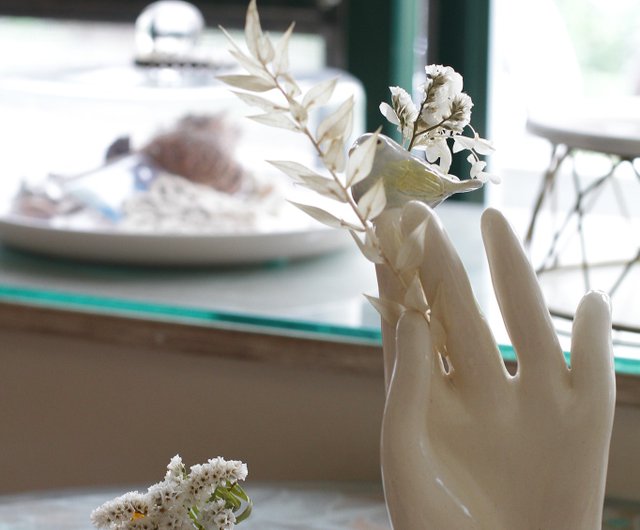 台湾 純手練り女性の手形陶器置物・ジュエリー陳列台 バニーラビット