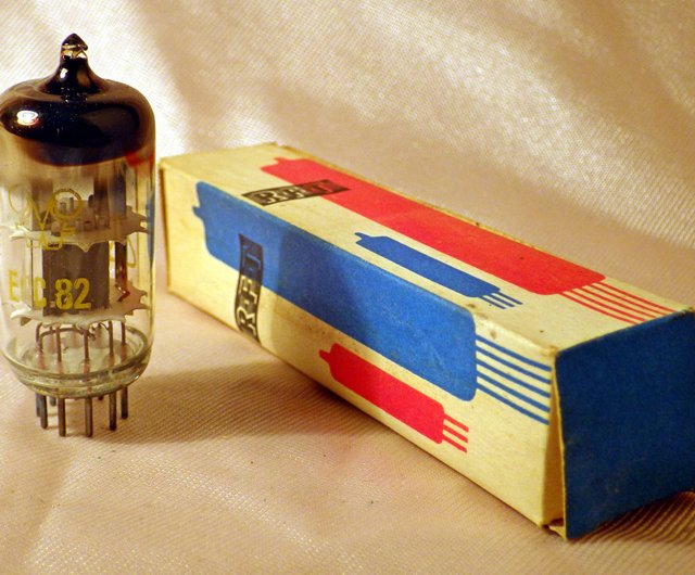 ジョージア 1x ECC82 RFT デュアル三極管真空管バルブ東ドイツ NOS