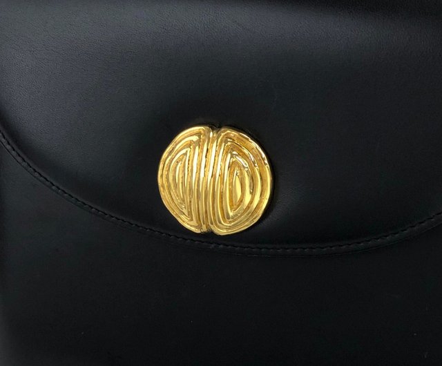 送料無料】【 日本直送 名牌中古包 】GIVENCHY ジバンシィ ショルダー