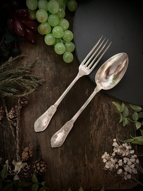 台湾 フランスのアールヌーボー様式のシルバーメッキデイジーレリーフ