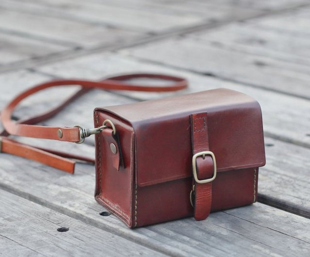 台湾 ベジタブル・タンド・ レザー カメラ用バッグ ブラウン The