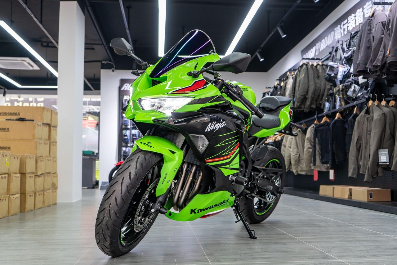 KAWASAKI「ZX-4RR黃牌仿賽」實車開箱！忍400尺碼動力媲美紅牌| ETtoday
