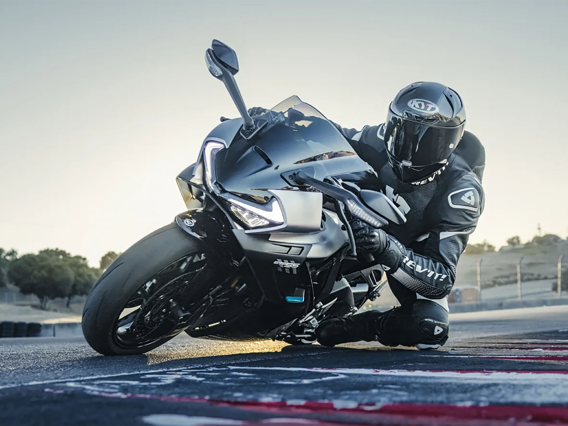 New 2025 CFMOTO 675SS Nebula Black Motorcycles For Sale in