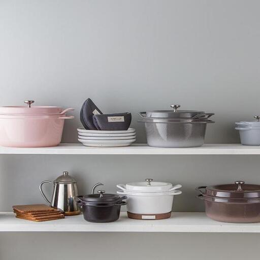 バーミキュラ オーブンポットラウンド22cm（ナチュラルベージュ