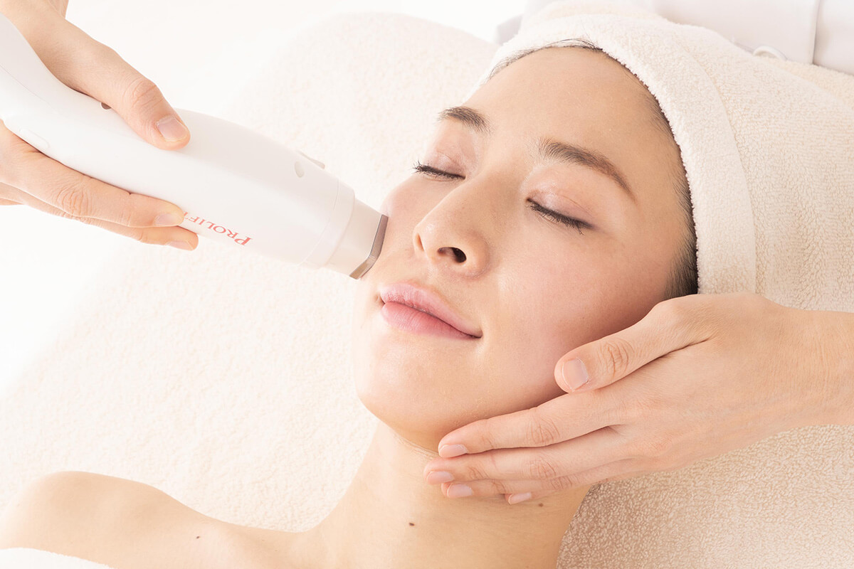 ヘッドスパ×リフトケアフェイシャルコース｜ エステティックサロン