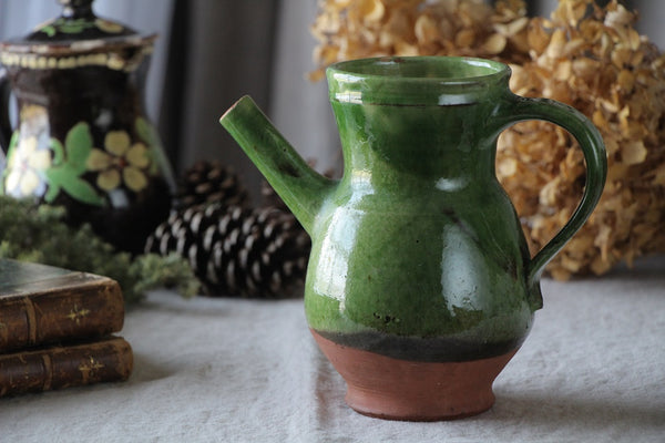 南仏の明るい雰囲気が魅力のオリーブオイルポット（高さ17cm