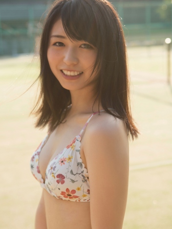 欅坂46・長濱ねる、1st写真集好スタートに喜びのコメント【新カット