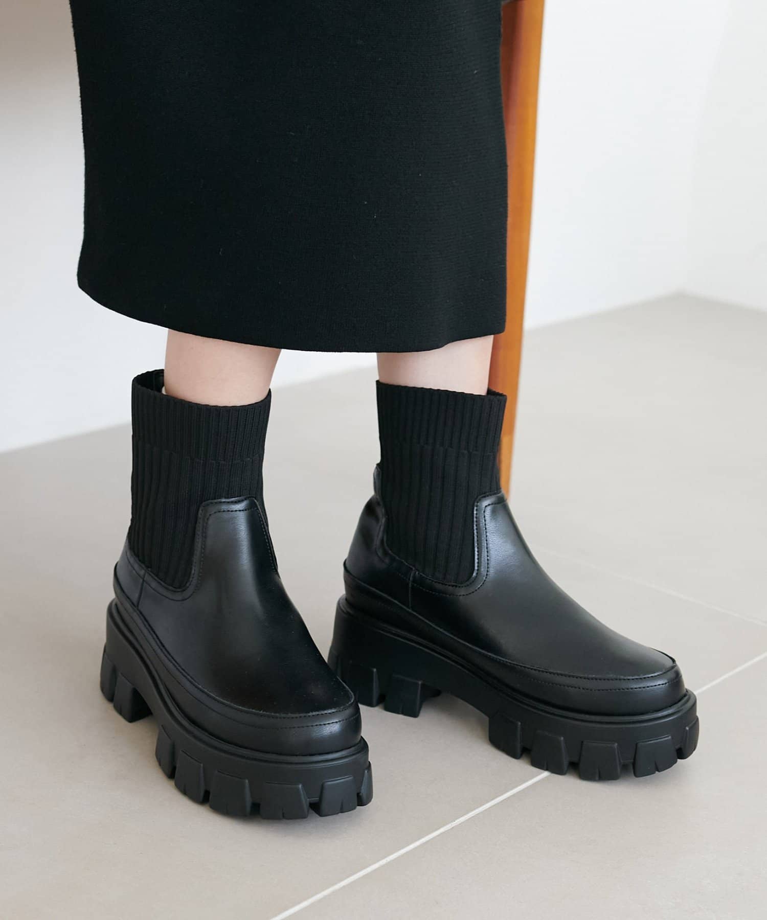 大人気アイテムが今年も登場♪】 トラックソールソックスブーツ《詳細