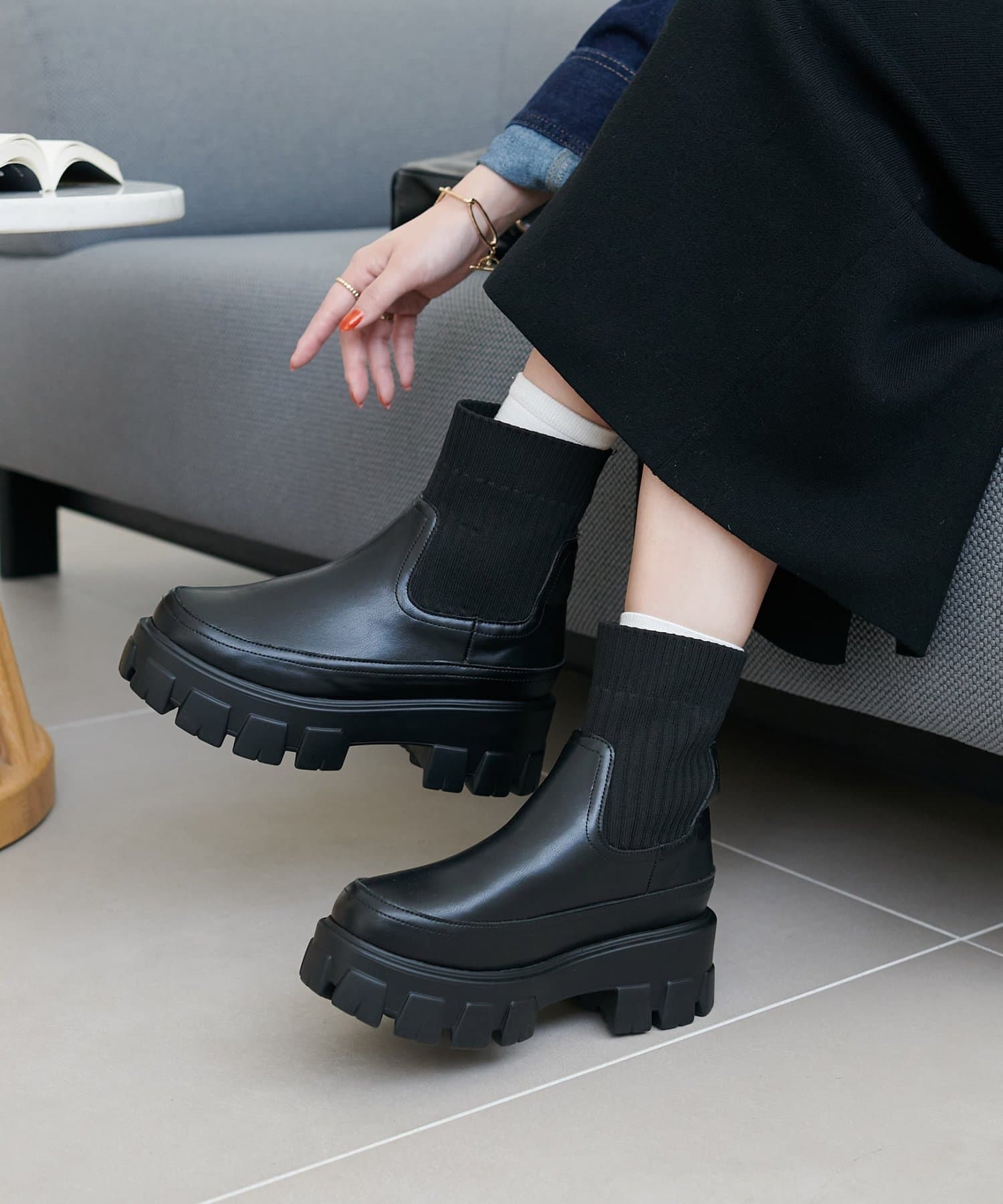 大人気アイテムが今年も登場♪】 トラックソールソックスブーツ《詳細