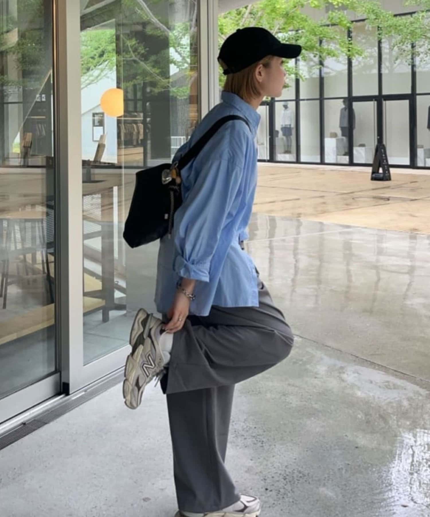 SNS総再生数800万突破！本革/軽量》2WAYレザーショルダーバッグ | ear