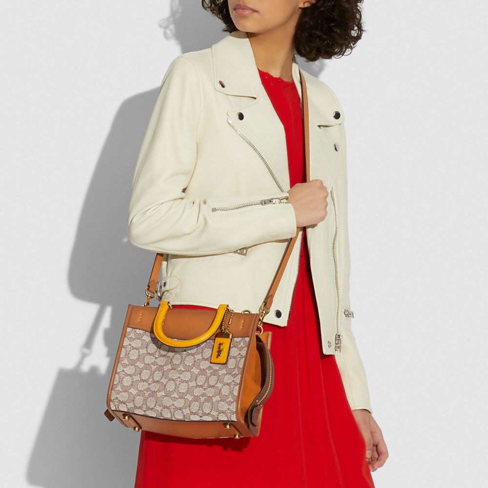 公式】COACH – コーチ | ローグ 25 シグネチャー テキスタイル ジャカード