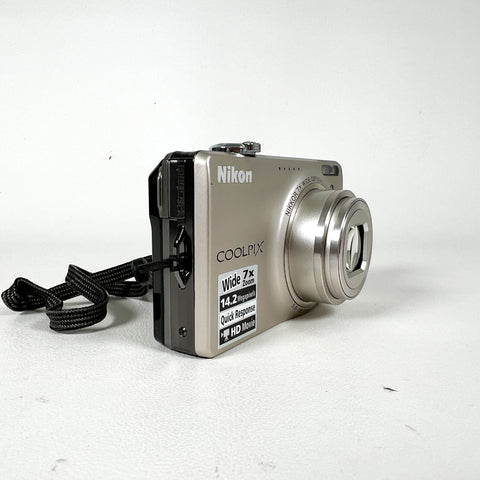 Modern 2010 Nikon Coolpix S6000 Silver Digital Camera