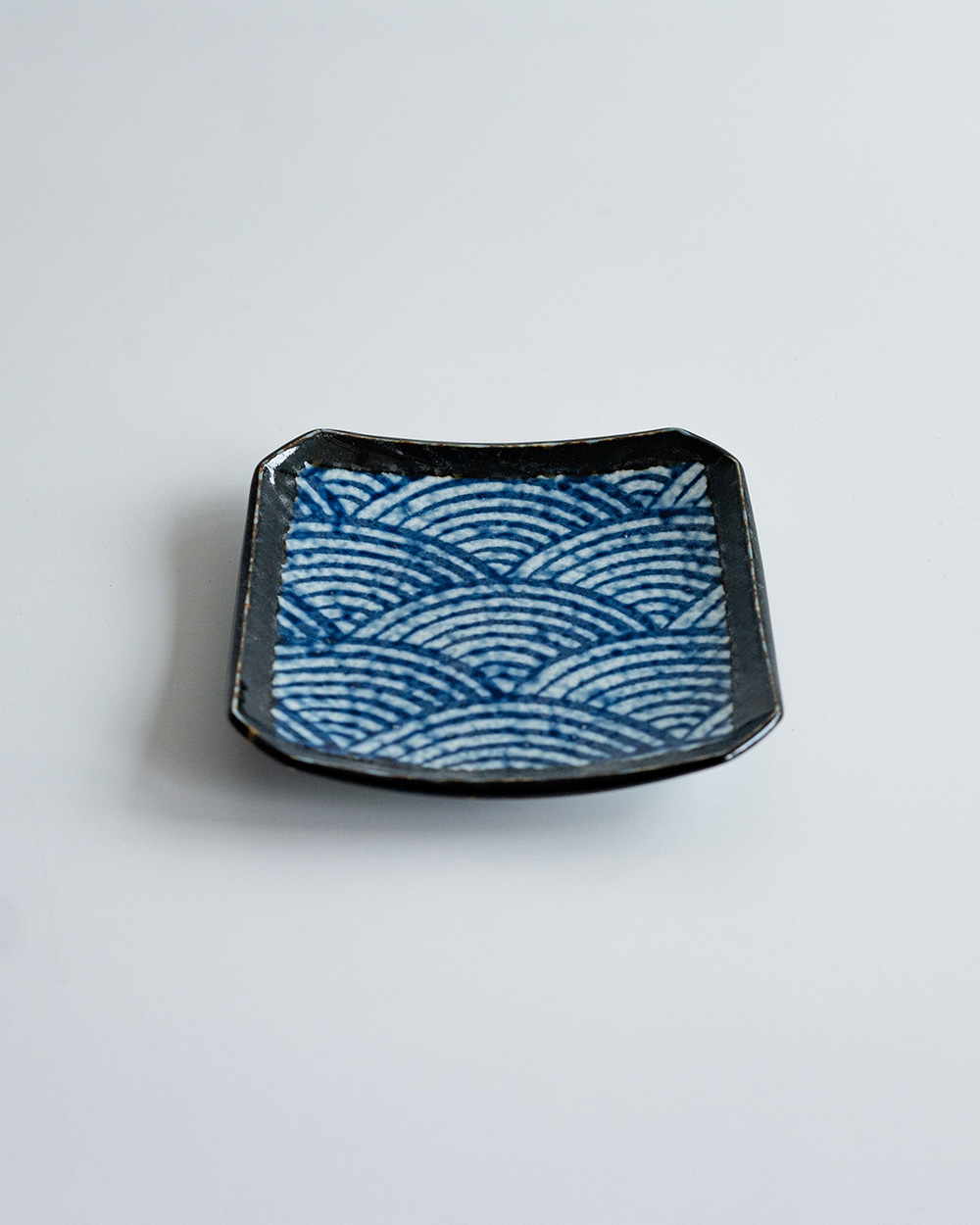 WEB限定】青海波 角5寸皿 -器市- | cocochi ｜ 家具と服と暮らしの店