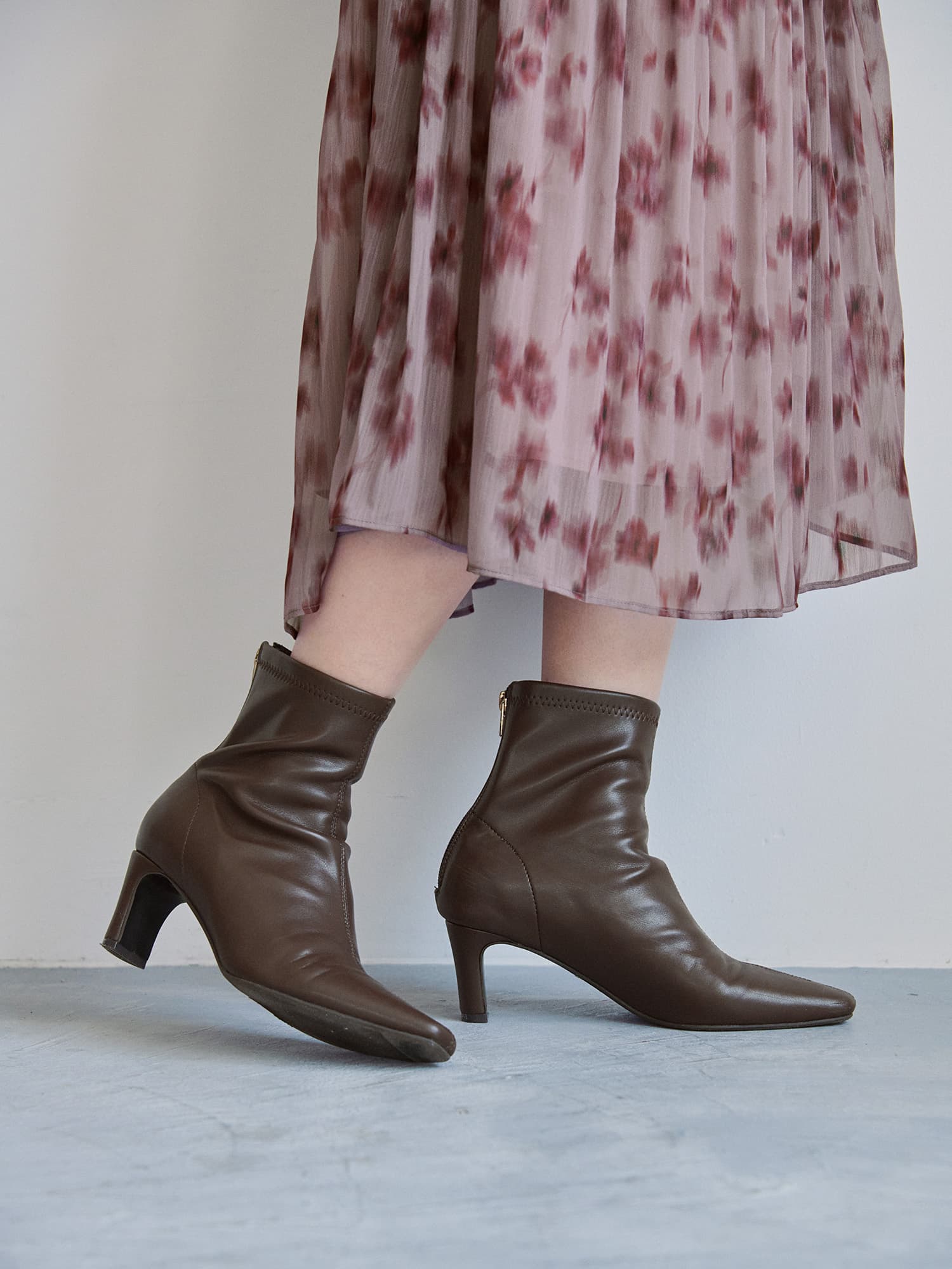 セットバックスクエアトゥショートブーツ | 小柄・低身長女性向け