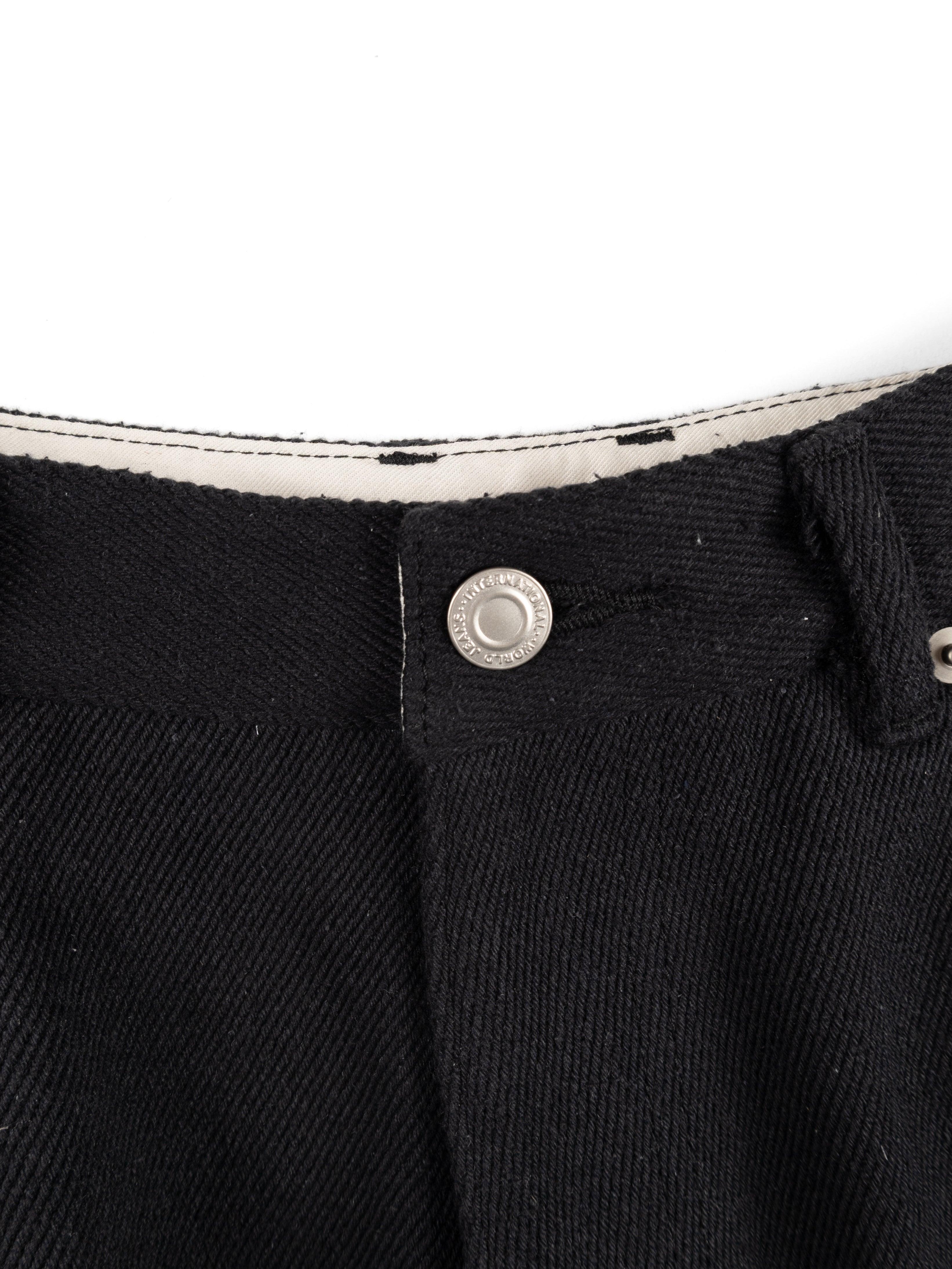 ladyblack-135.jpg?v=1762835014