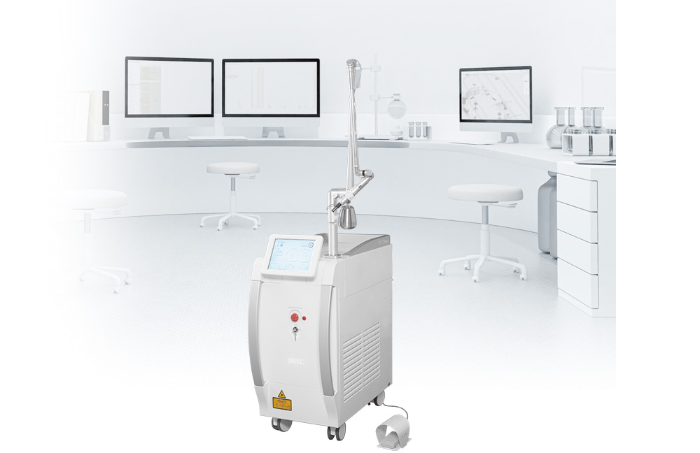 美容医療もホームケアも妥協無し引き締め特化美顔器「キャトルリフト