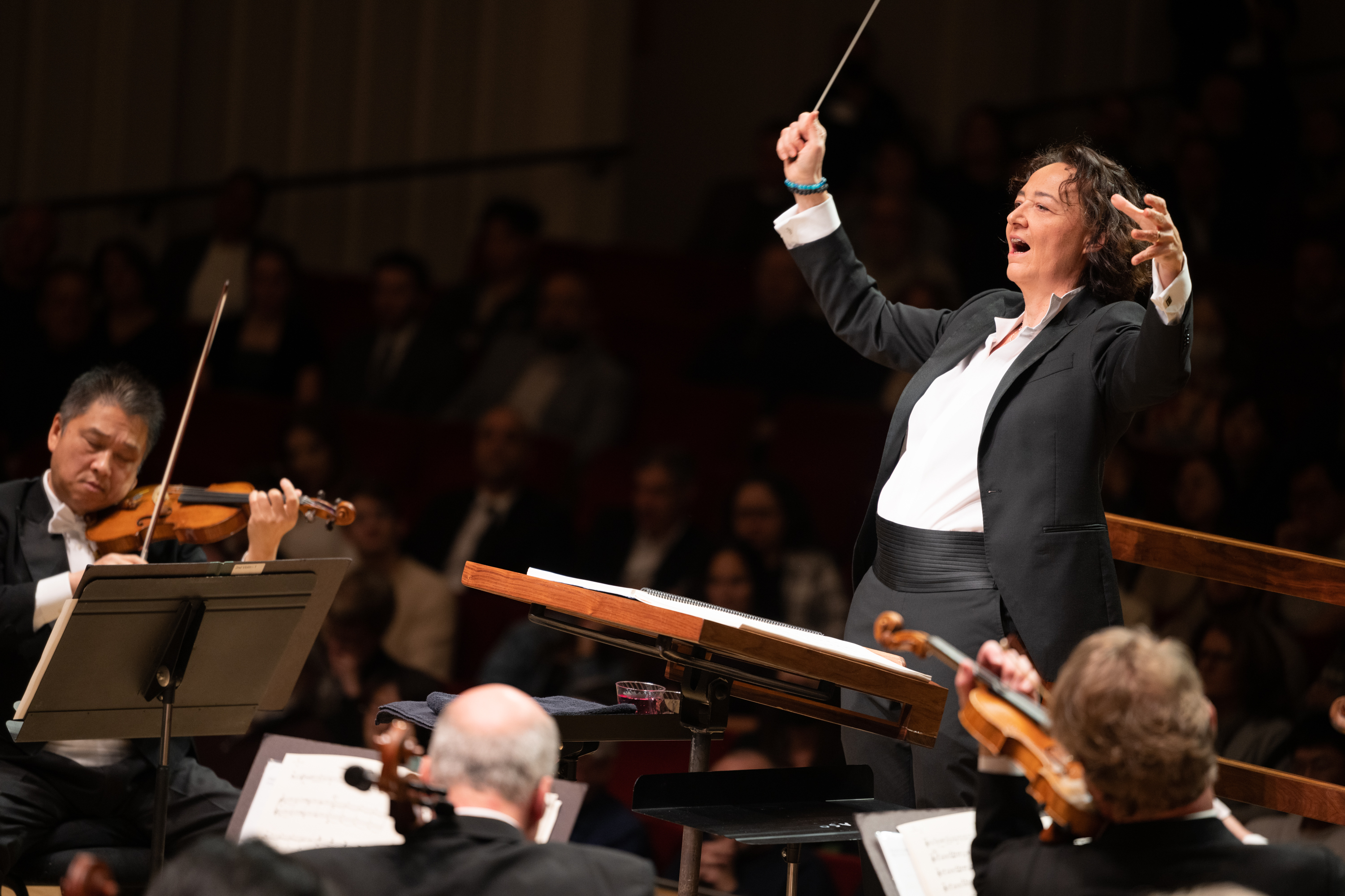 Stutzmann conducts ASO in unique interpretation of Bruckner