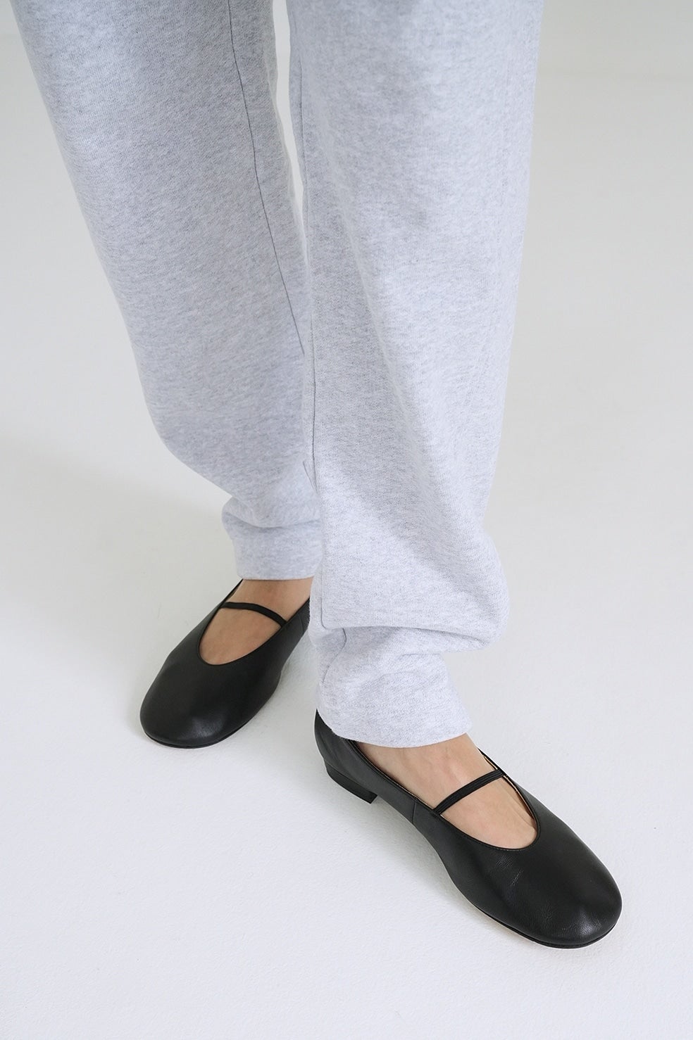 OBLIQUE TOE FLAT SHOES｜BAG/SHOES(バッグ/シューズ)｜CLANE OFFICIAL