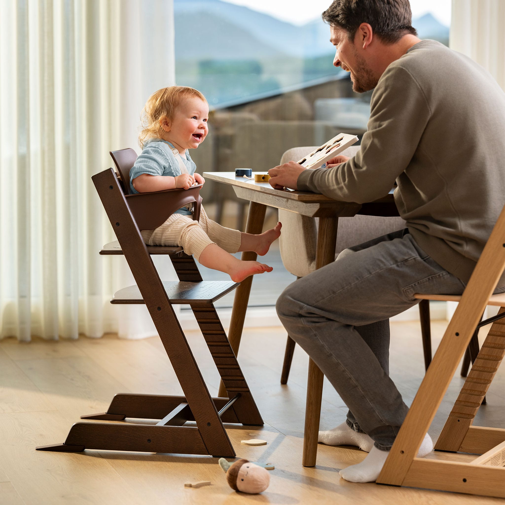 Tripp Trapp® High Chair V2 - Oak Brown – CLÉMENT
