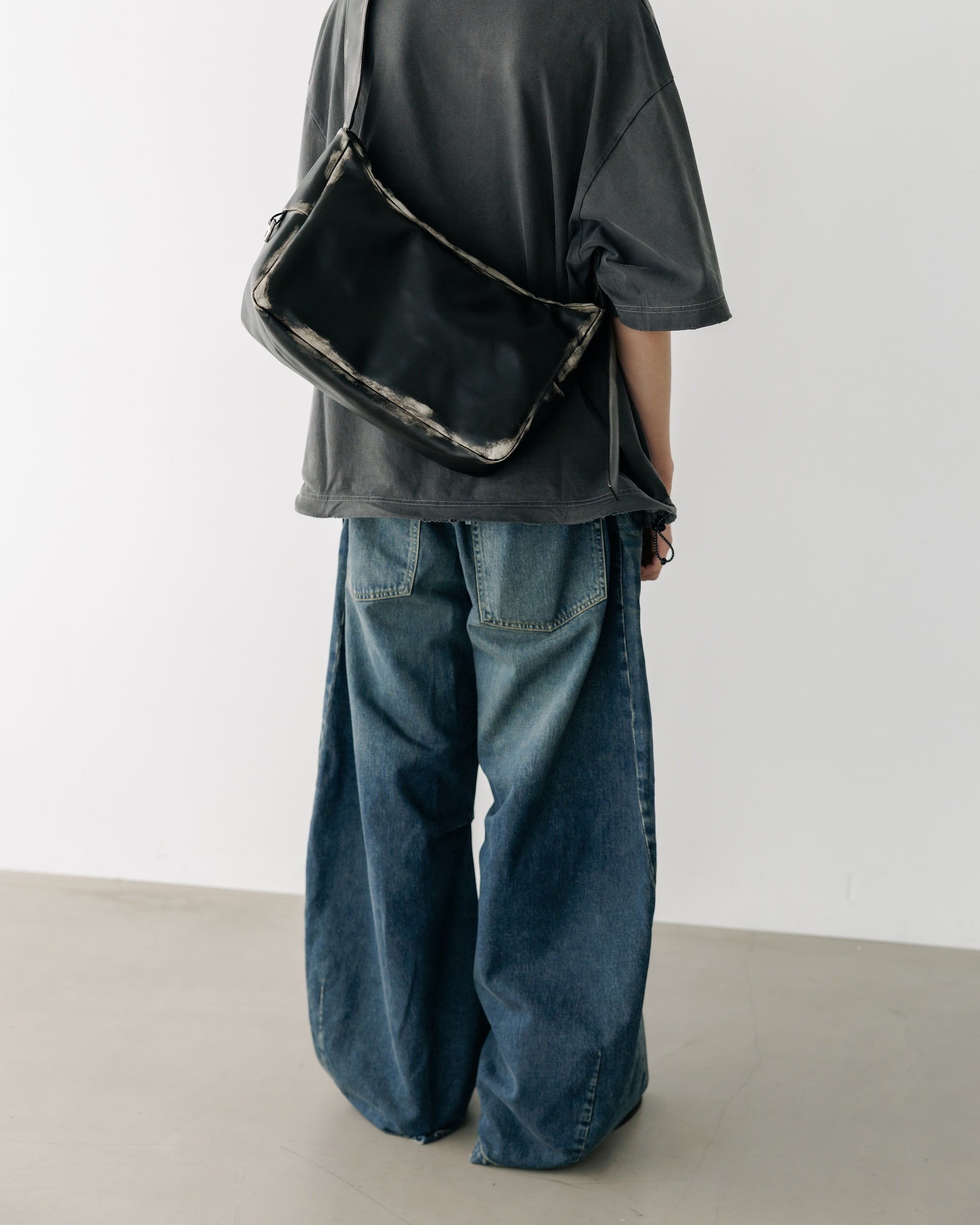 VINTAGE LEATHER HOLIDAY BAG (BLACK)