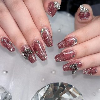 揺れるパーツのネイルデザイン(2ページ目)｜ネイルブック