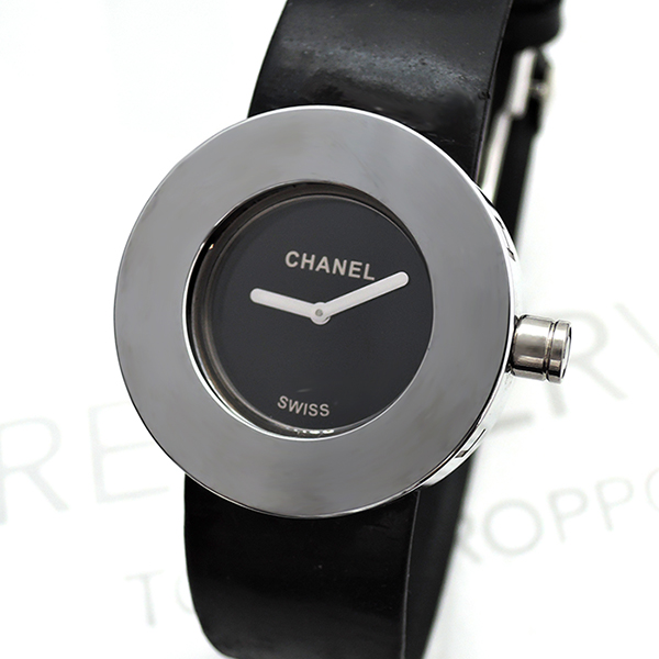 CHANEL ラウンド レディース クオーツ 黒文字盤 黒エナメルベルト
