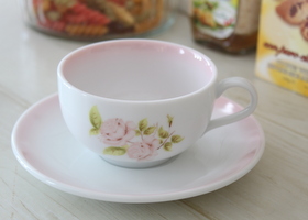 イマン ダイアナローズ 陶器、ホーロー － フレンチカントリーのバラ柄