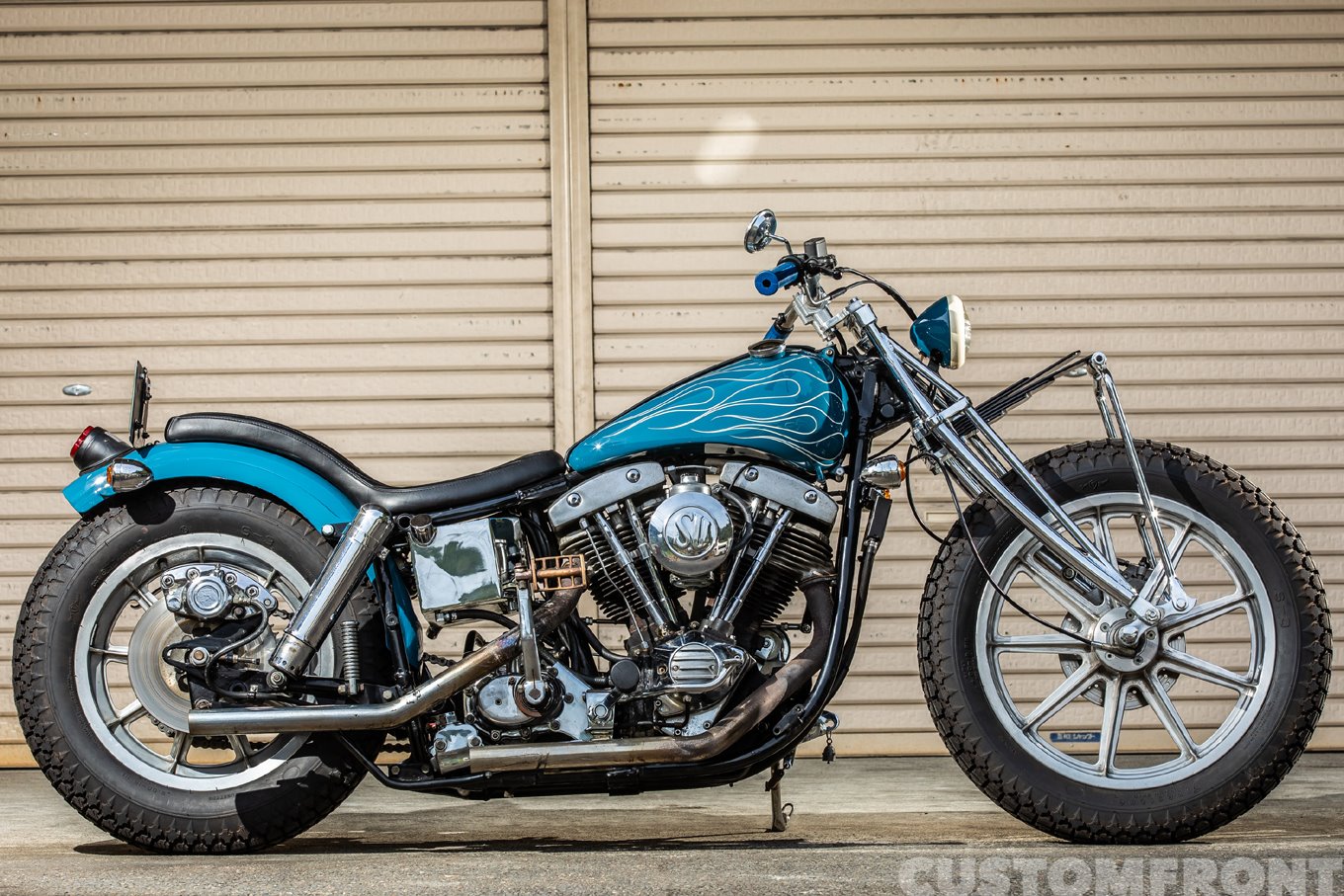 ハーレーのショベルヘッド4速フレームカスタム FXS 1980・デフィ