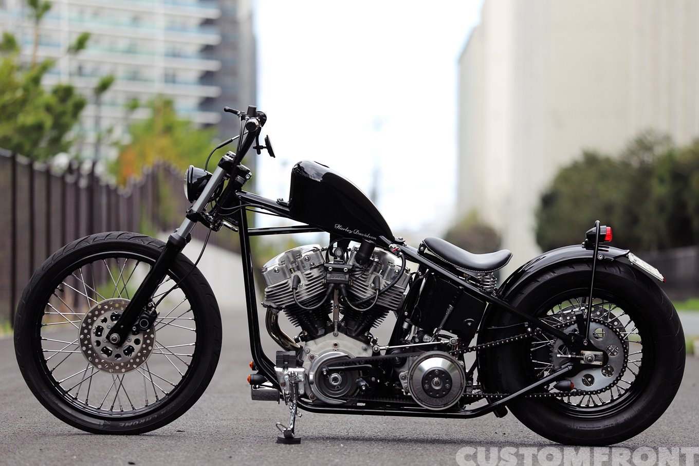 ハーレーのナローフリスコチョッパー ショベルFXS 1981年・クラブ