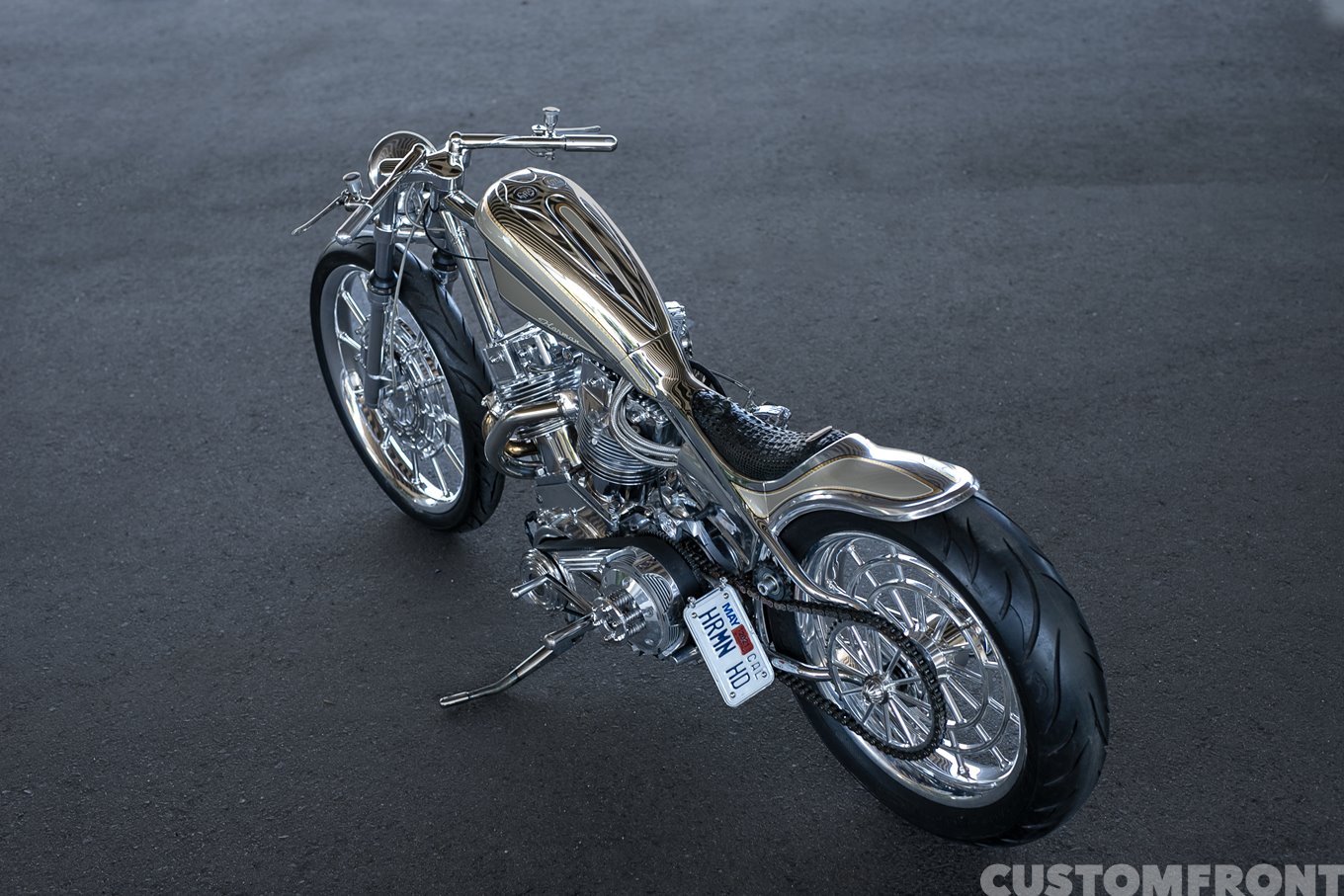 SUICIDE CUSTOMSのハーレー ショベルヘッドの世界最高峰のショー