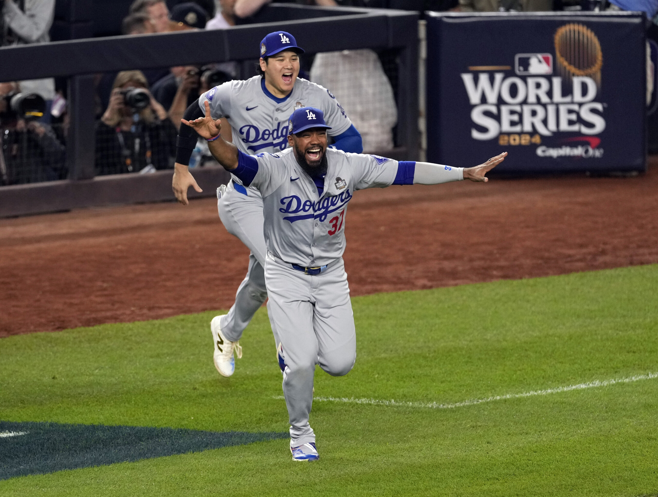 絶対に離れたくない」ドジャースVパレードで大谷翔平の“盟友”T