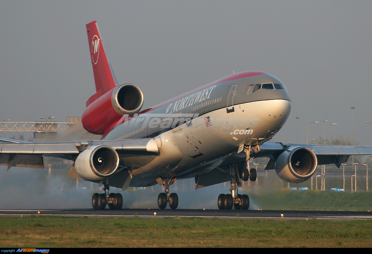McDonnell Douglas DC-10-30 Northwest Airlines N237NW