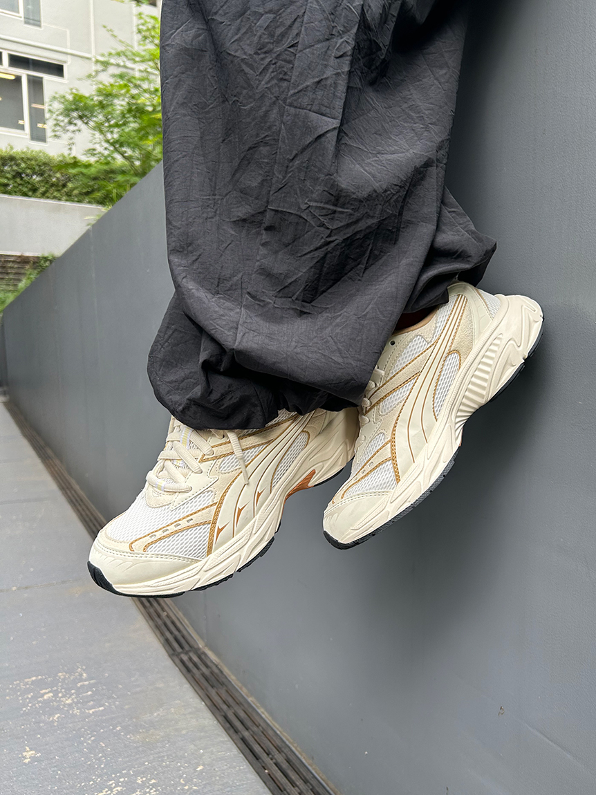 emmi×PUMA】MORPHIC(スニーカー)｜シューズ｜emmi（エミ）の通販サイト