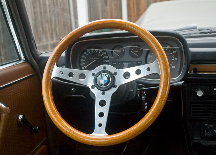 Momo Super Indy Steering Wheel